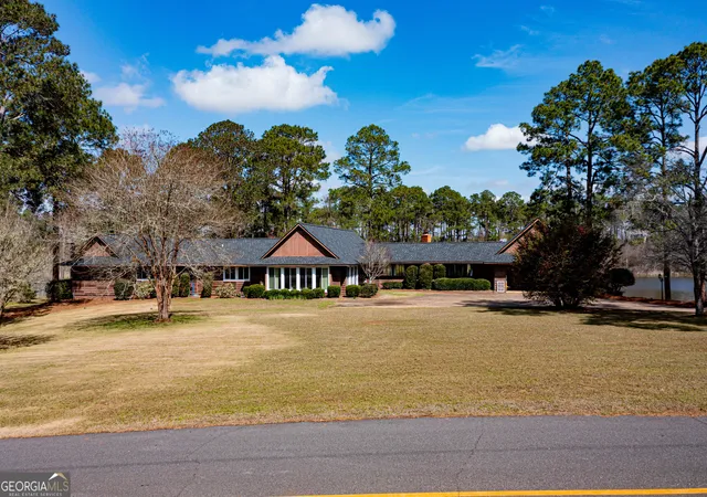 Photo 4 of Sale Pending at 436 Lakewood Dr, Blakely, GA 39823 | MLS# 10709989 | Listing updated on 2026-09-11