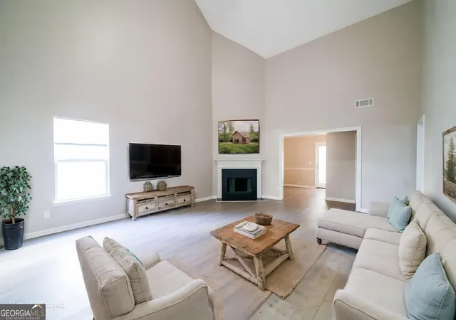 Photo 2 of Single family home for sale at 5012 Serenity Point Ln, Villa Rica, GA 30180 | MLS# 10826582 | Listing updated on 2026-08-28