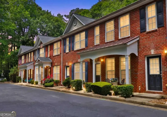 2nd image of 398 Paden Cove Trl, Lawrenceville, GA 30044 | MLS# 10816024