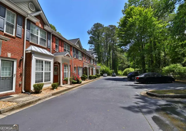 3rd image of 398 Paden Cove Trl, Lawrenceville, GA 30044 | MLS# 10816024