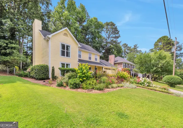 Photo 3 of Single family home for sale at 6697 Gunstock Ln, Tucker, GA 30084 | MLS# 10810118 | Listing updated on 2026-09-18