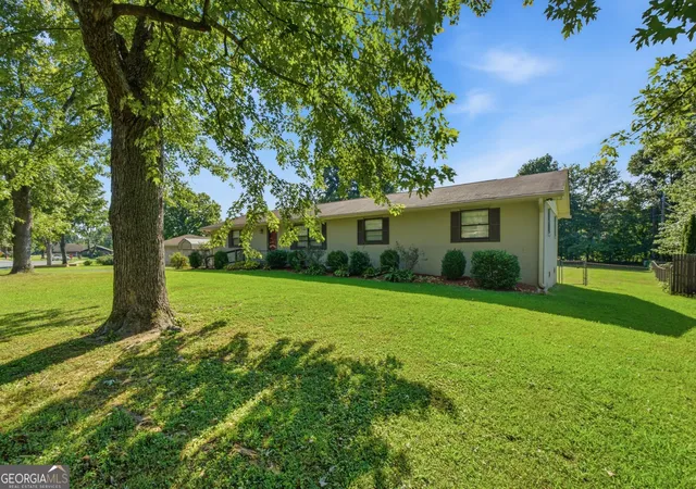 Photo 3 of Single family home for sale at 105 Hamel Dr, Chickamauga, GA 30707 | MLS# 10804319 | Listing updated on 2026-09-08