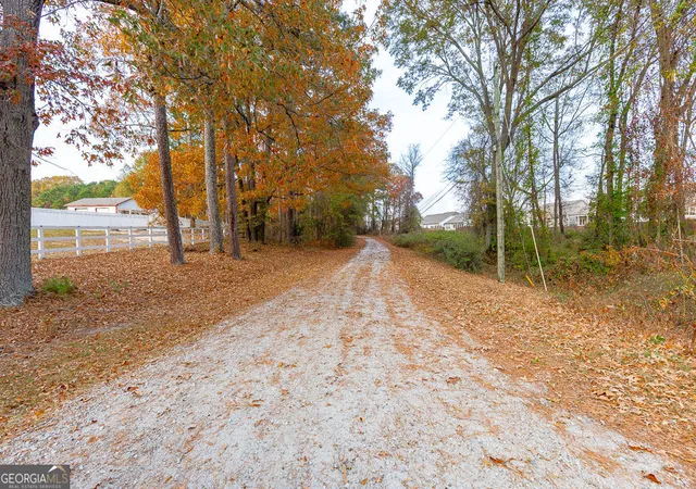 Photo 3 of Single family home for sale at 525 Cooper Rd, Loganville, GA 30052 | MLS# 10690463 | Listing updated on 2026-08-01