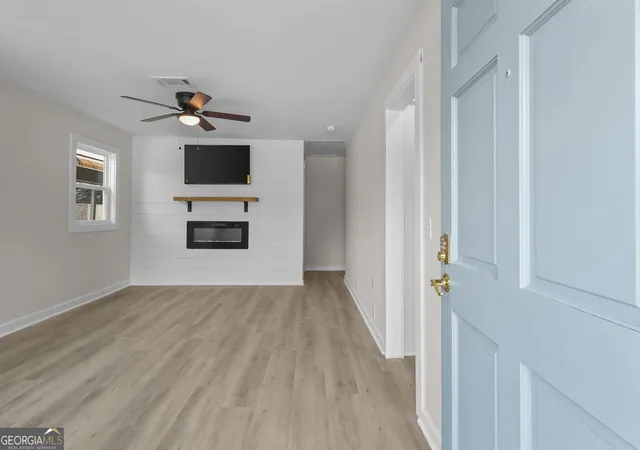 Photo 3 of Single family home for sale at 1204 4th Ave, Brunswick, GA 31520 | MLS# 10822541 | Listing updated on 2026-09-02