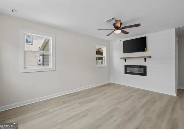 Photo 3 of Single family home for sale at 1204 4Th Ave, Brunswick, GA 31520 | MLS# 10822541 | Listing updated on 2026-09-02