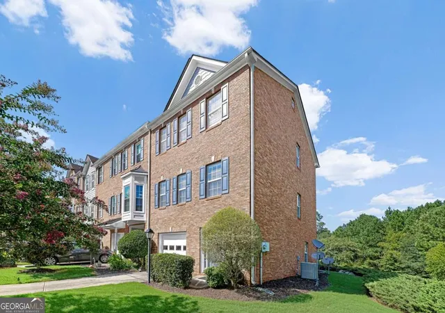 Photo 3 of Townhouse for sale at 2209 Mill Garden Pl, Buford, GA 30519 | MLS# 10829760 | Listing updated on 2026-09-18