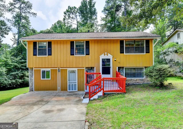 Photo 2 of Single family home for sale at 2484 Rhoanoke Dr, Duluth, GA 30096 | MLS# 10805739 | Listing updated on 2026-08-31
