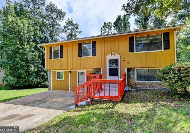 Photo 3 of Single family home for sale at 2484 Rhoanoke Dr, Duluth, GA 30096 | MLS# 10805739 | Listing updated on 2026-08-31
