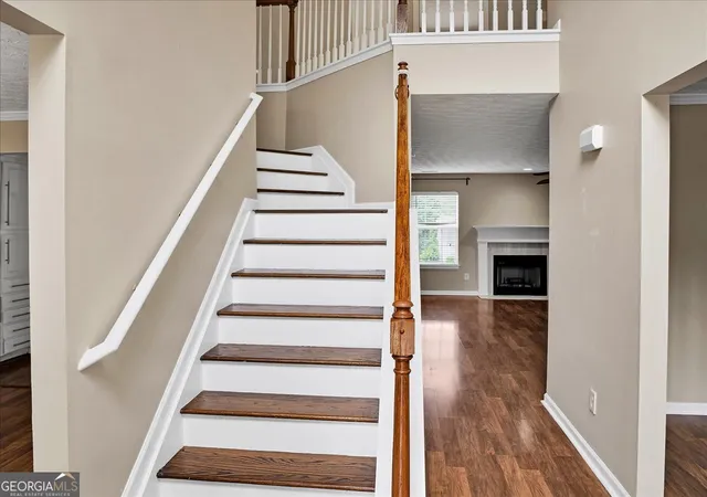 2nd image of 3725 Crescent Walk Ln, Suwanee, GA 30024 | MLS# 10787328