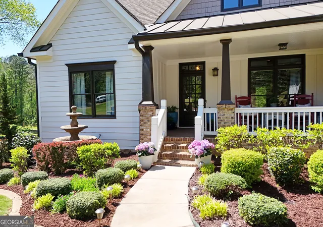Photo 2 of Single family home for sale at 204 Lynn Ln, Canton, GA 30115 | MLS# 10835279 | Listing updated on 2026-09-11