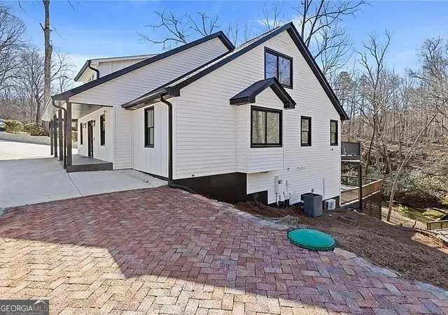 Photo 3 of Single family home for sale at 4732 Walnut Bnd Dr, Gainesville, GA 30507 | MLS# 10812983 | Listing updated on 2026-09-23