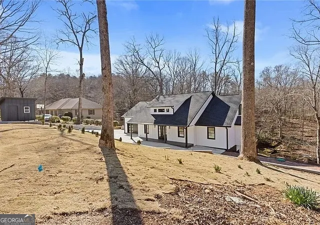 Photo 4 of Single family home for sale at 4732 Walnut Bnd Dr, Gainesville, GA 30507 | MLS# 10812983 | Listing updated on 2026-09-23