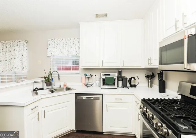 3rd image of 5055 River Overlook Wy, Lithonia, GA 30038 | MLS# 10814473