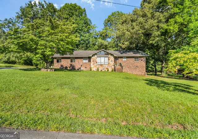 1st image of 2814 Suncrest Dr, Dalton, GA 30720 | MLS# 10809381