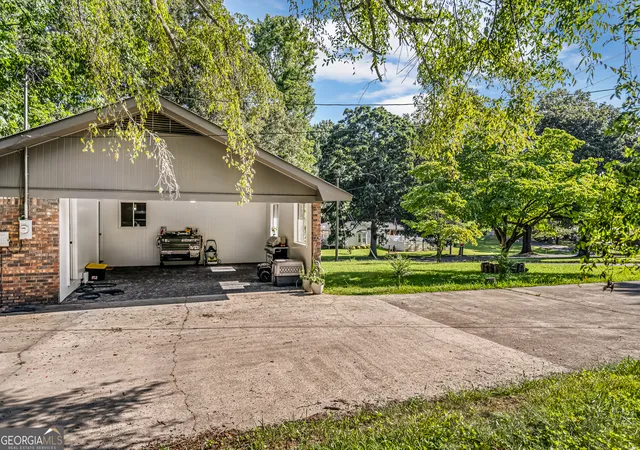 2nd image of 2814 Suncrest Dr, Dalton, GA 30720 | MLS# 10809381