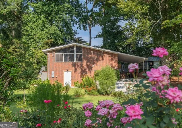 1st image of 2988 Vine Cir, Decatur, GA 30033 | MLS# 10806353
