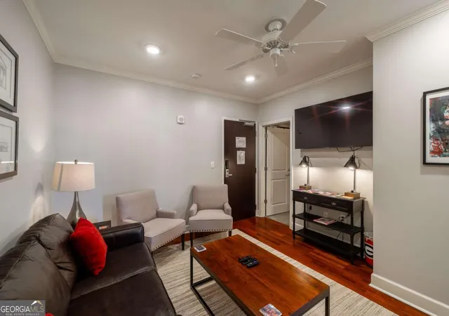 3rd image of 250 Broad St W, Athens, GA 30601
