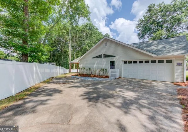 Photo 3 of Single family home for sale at 222 Ryan Rd, Winder, GA 30680 | MLS# 10785102 | Listing updated on 2026-10-06
