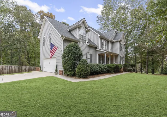 2nd image of 10 Cove Dr, Newnan, GA 30263 | MLS# 10738787