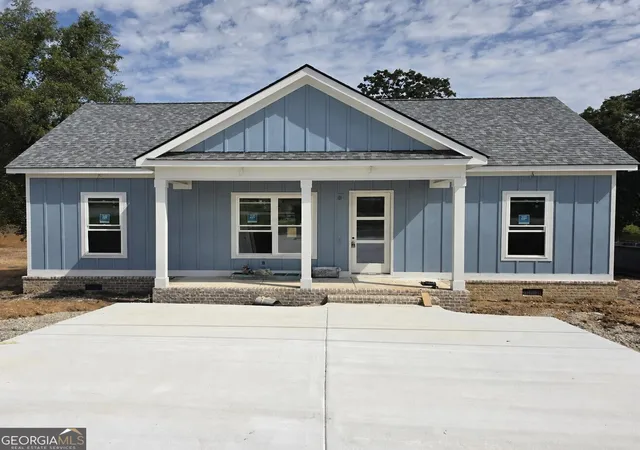 1st image of 272 Thomas Rd, Fort Oglethorpe, GA 30742 | MLS# 10824219