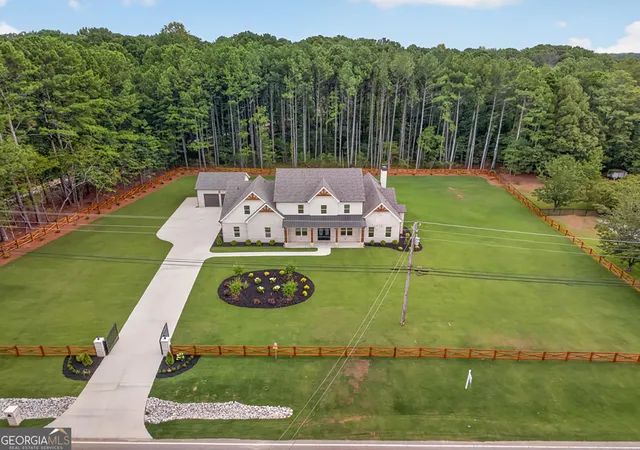 Photo 3 of Mansion for sale at 1556 New Hope Rd, Lawrenceville, GA 30045 | MLS# 10771926 | Listing updated on 2026-08-31