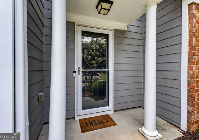 Photo 3 of Townhouse for sale at 6647 Splashwater Dr, Flowery Branch, GA 30542 | MLS# 10822135 | Listing updated on 2026-09-12