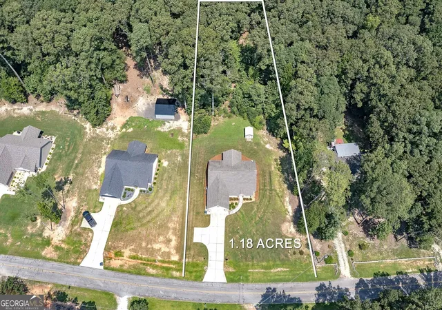Photo 3 of Sale Pending at 171 Arrow Point Rd, Jackson, GA 30233 | MLS# 10816169 | Listing updated on 2026-08-03