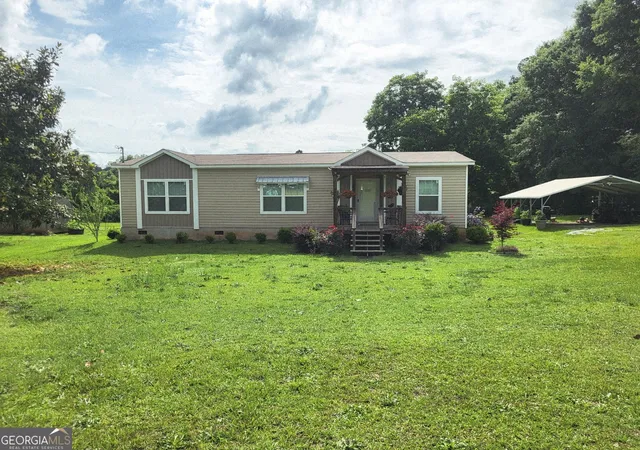 Homes for sale in Lanett, AL | 1902 35th Ave Sw, Lanett, AL 36863 | MLS# 10777438