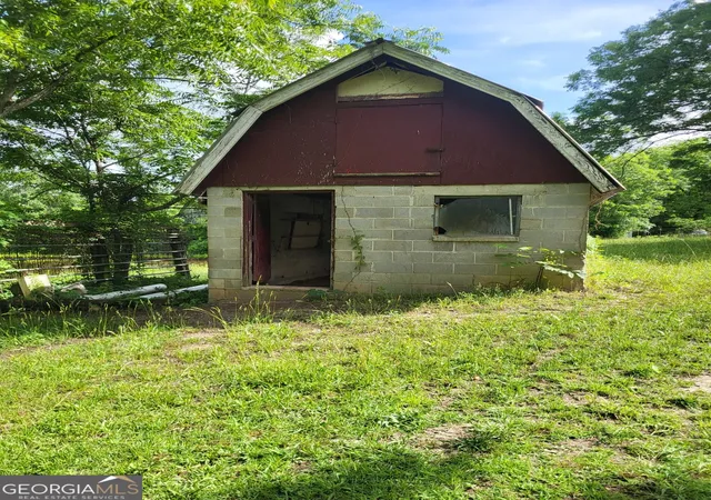 Homes for sale in Lanett, AL | 1902 35th Ave Sw, Lanett, AL 36863 | MLS# 10777438