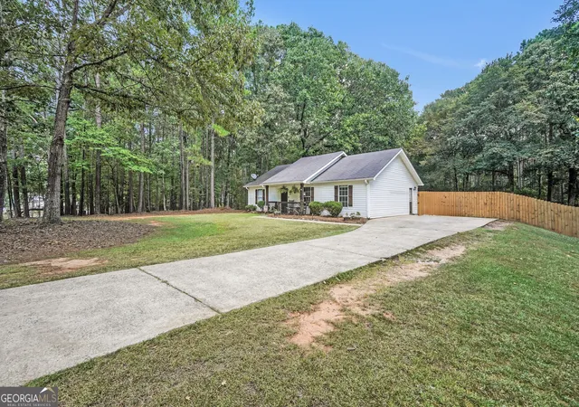 Photo 3 of Sale Pending at 108 Quail Trl, Jackson, GA 30233 | MLS# 10834416 | Listing updated on 2026-08-31