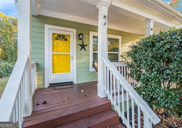 Photo 2 of Single family home for sale at 1051 Ada Ave Nw, Atlanta, GA 30318 | MLS# 10814379 | Listing updated on 2026-10-10