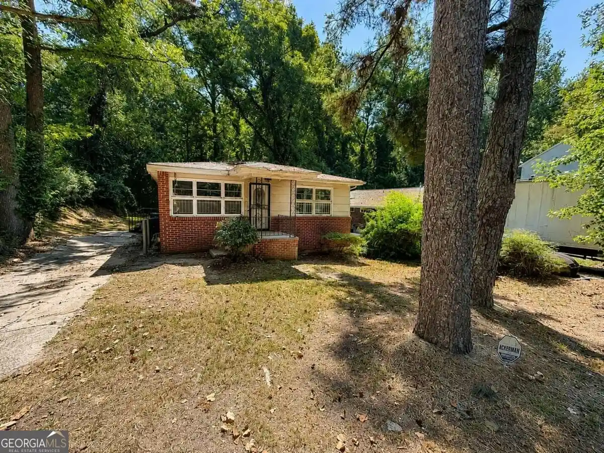Photo 1 of Sale Pending at 223 Childs Dr Nw, Atlanta, GA 30314 | MLS# 10875611 | Listing updated on 2026-10-20