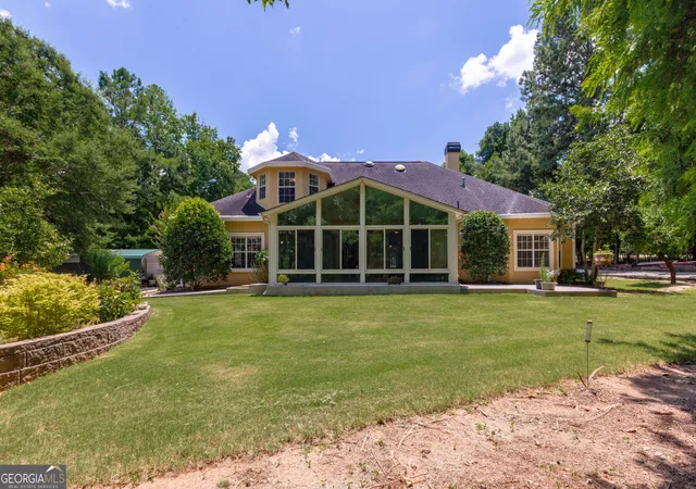 Photo 3 of Single family home for sale at 206 Enclave Ln, Newnan, GA 30263 | MLS# 10818178 | Listing updated on 2026-09-12