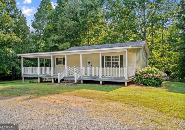 1st image of 1020 Davenport Rd, Dalton, GA 30721 | MLS# 10809389