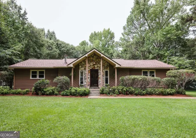 Photo 1 of Single family home for sale at 110 Pioneer Dr, Athens, GA 30605 | MLS# 10821645 | Listing updated on 2026-09-09