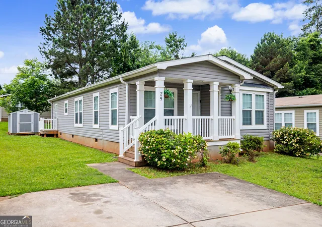 3rd image of 29 Meadow View St, Newnan, GA 30263 | MLS# 10775358