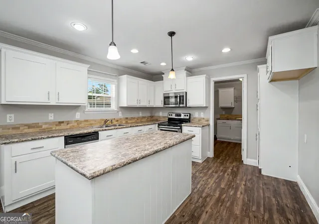 4th image of 29 Meadow View St, Newnan, GA 30263 | MLS# 10775358