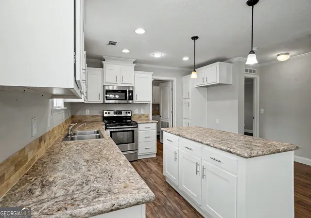 5th image of 29 Meadow View St, Newnan, GA 30263 | MLS# 10775358