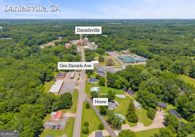 Homes for sale in Danielsville, GA | 263 General Daniel Ave S, Danielsville, GA 30633 | MLS# 10654291