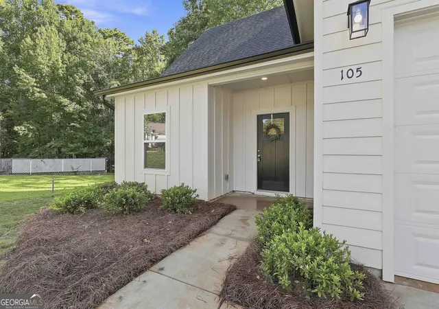 Photo 3 of Single family home for sale at 105 Kent Dr, Fayetteville, GA 30214 | MLS# 10833007 | Listing updated on 2026-08-26