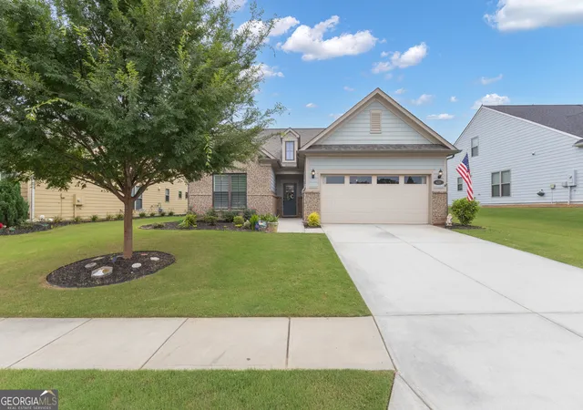 Homes for sale in Peachtree City, GA | 420 Southbridge Pass, Peachtree City, GA 30269 | MLS# 10794297