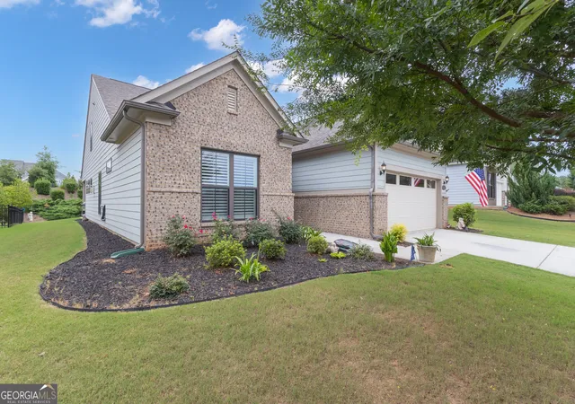 Homes for sale in Peachtree City, GA | 420 Southbridge Pass, Peachtree City, GA 30269 | MLS# 10794297