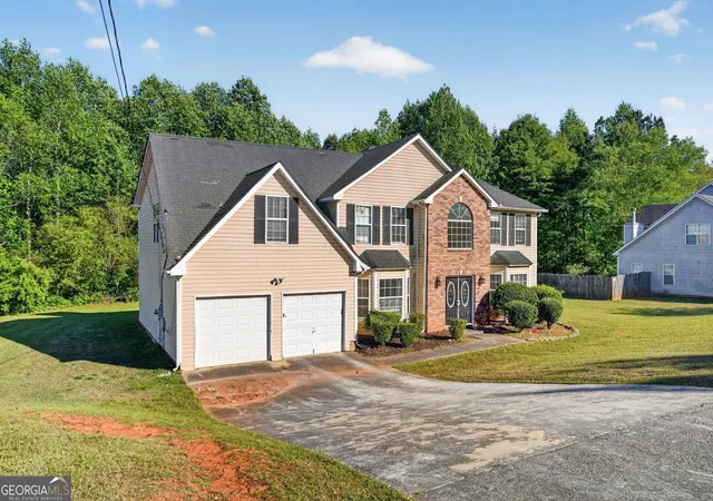 2nd image of 4013 English Valley Dr, Ellenwood, GA 30294 | MLS# 10735891