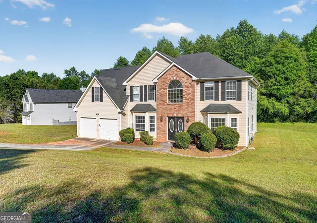 3rd image of 4013 English Valley Dr, Ellenwood, GA 30294 | MLS# 10735891