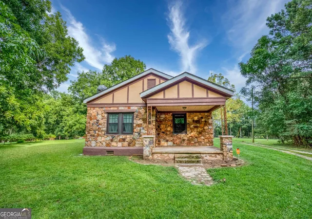 Photo 1 of Single family home for sale at 2067 Cleveland Rd, Bogart, GA 30622 | MLS# 10828115 | Listing updated on 2026-09-27