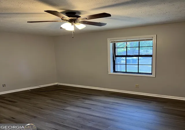 3rd image of 1026 Barn Oak Ct Ne, Conyers, GA 30012 | MLS# 10812943