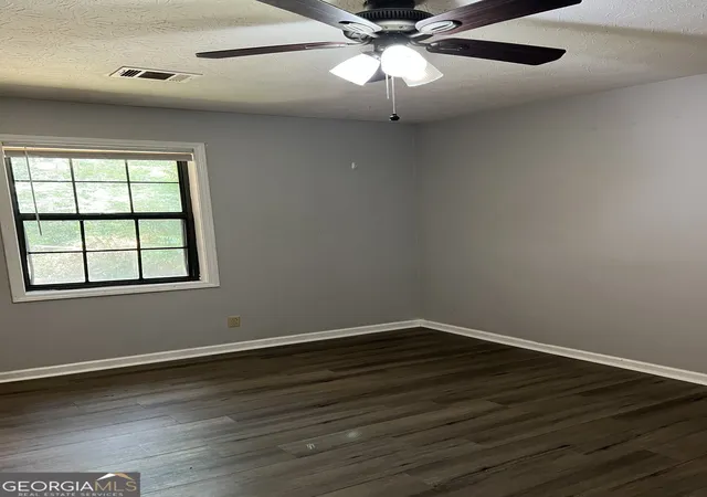 4th image of 1026 Barn Oak Ct Ne, Conyers, GA 30012 | MLS# 10812943