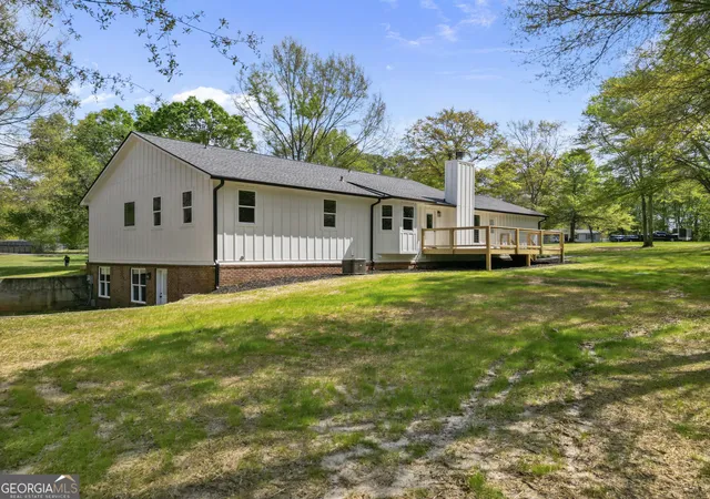 Photo 3 of Single family home for sale at 401 Coleman Dr, Statham, GA 30666 | MLS# 10722340 | Listing updated on 2026-08-23