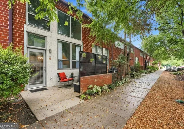 Photo 2 of Condo for sale at 195 Arizona Ave Ne #138, Atlanta, GA 30307 | MLS# 10835844 | Listing updated on 2026-09-12
