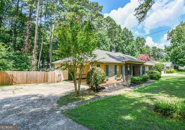 2nd image of 1397 Ridgewood Dr Sw, Lilburn, GA 30047 | MLS# 10803416